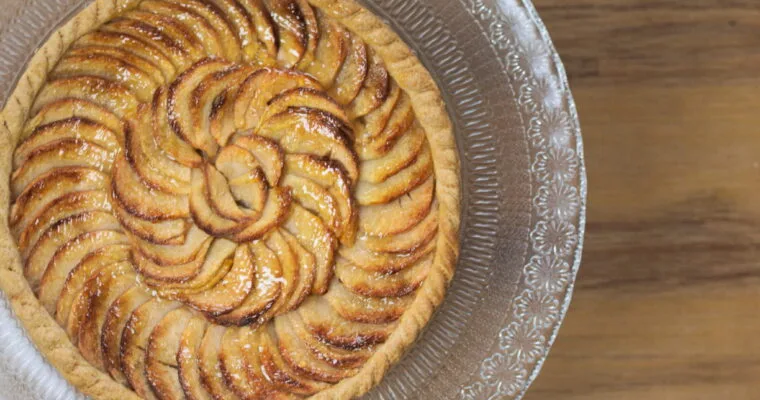 Le nappage de la tarte aux pommes : techniques et secrets pour une finition parfaite