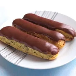 Eclair au chocolat CAP patisserie 6 eclairs au chocolat min